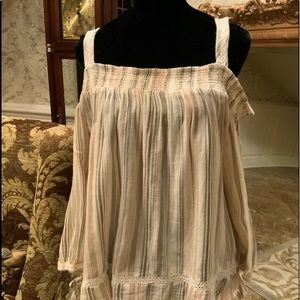 Lauren Conrad Delicate Cold Shoulder Top XL